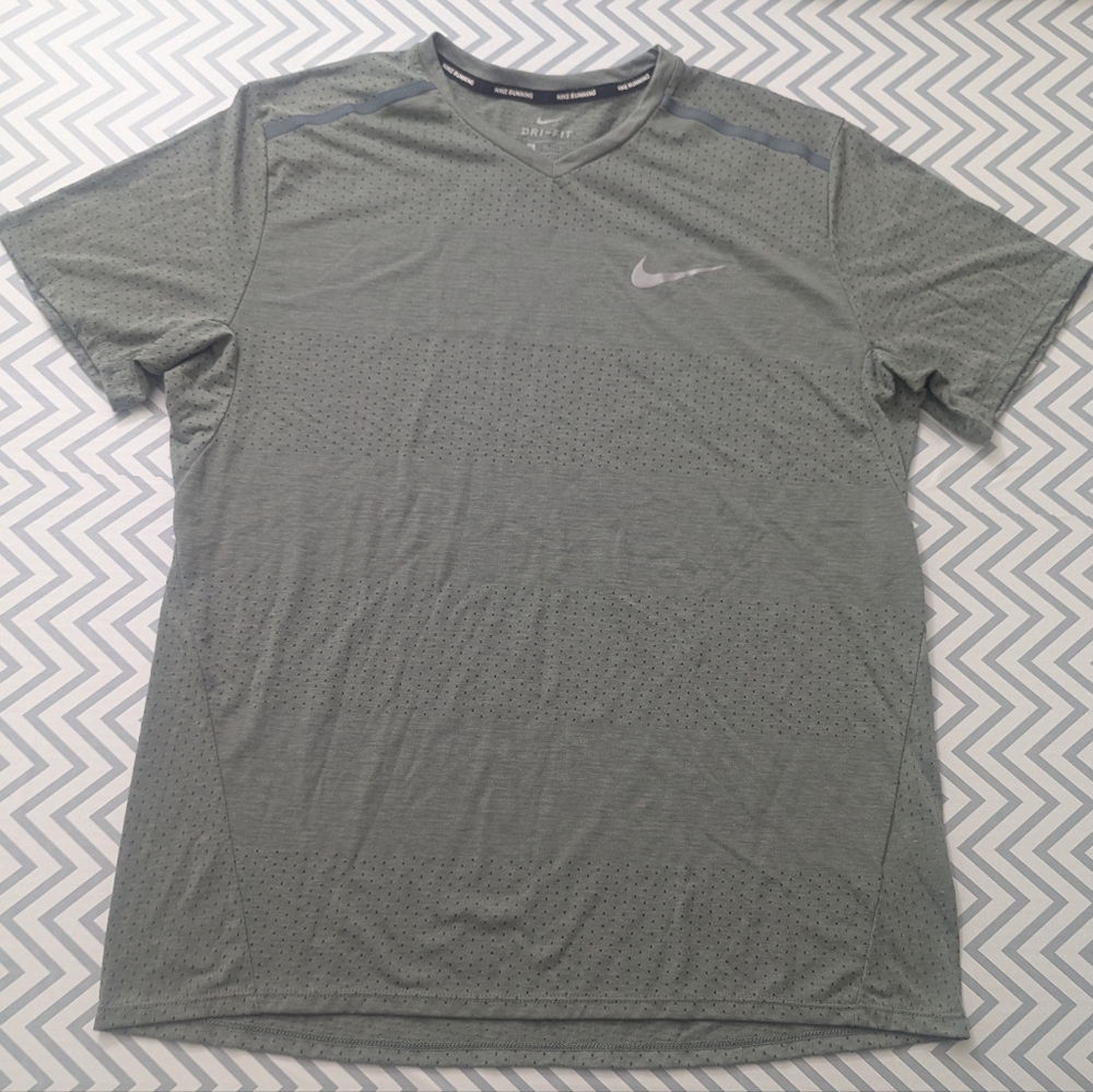 Men's Nike Running DRI FIT Grey Shirt Size XL